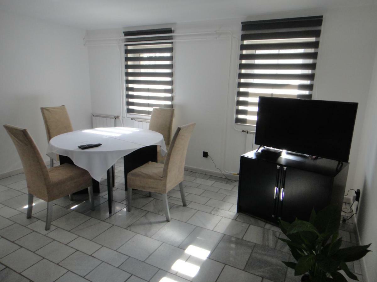 Liliom Appartement *