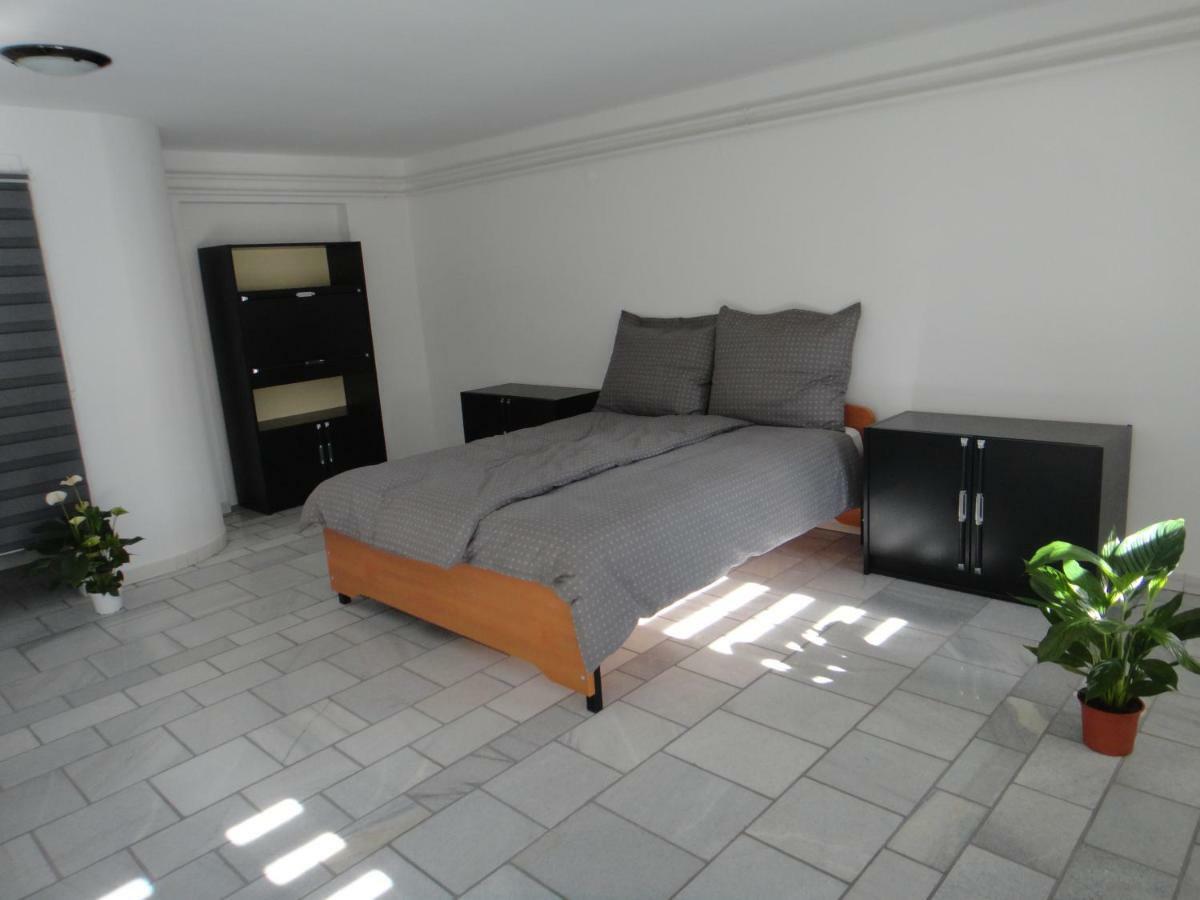 Liliom Apartment
